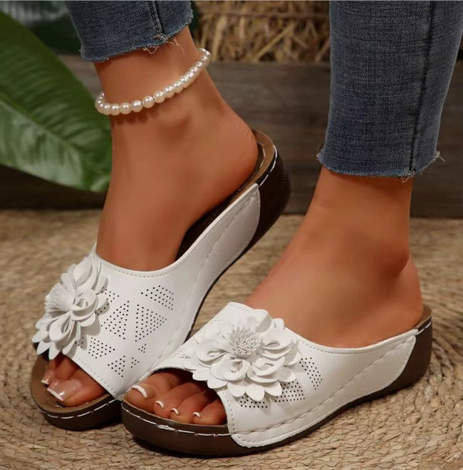 AuraGlow Women Sandals