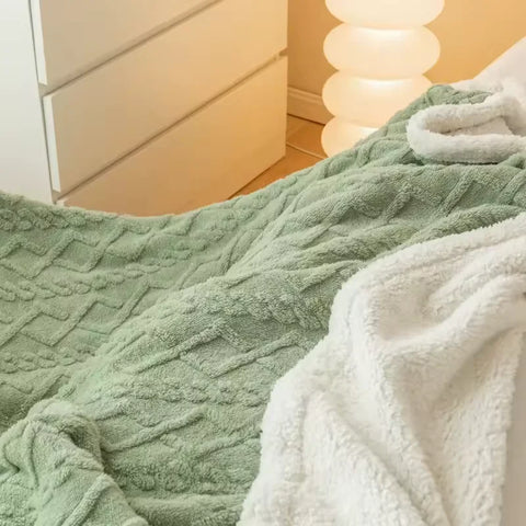 CozyLoom Woolen Blanket