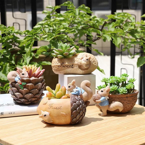 LeafGarden Squirrel Plant Pot