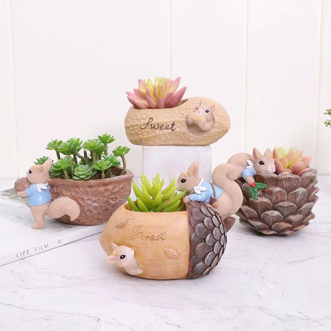 LeafGarden Squirrel Plant Pot