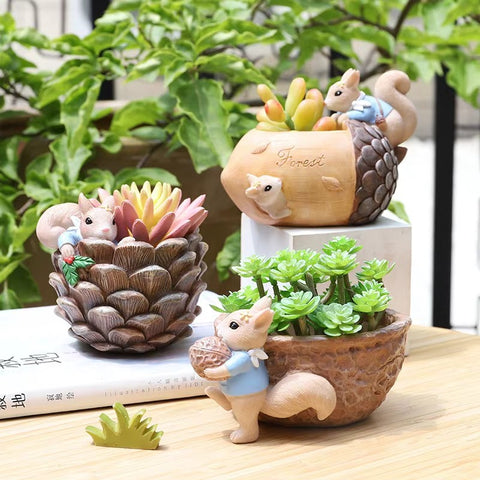 LeafGarden Squirrel Plant Pot