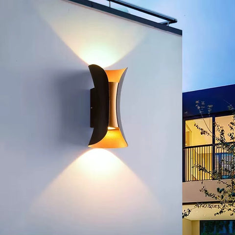 LumiCurve Waterproof LED Wall Light