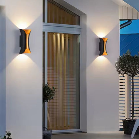 LumiCurve Waterproof LED Wall Light