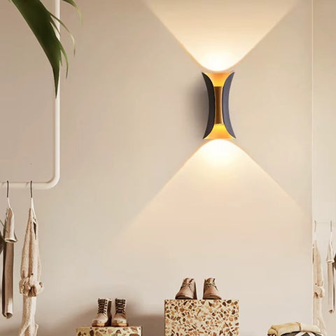 LumiCurve Waterproof LED Wall Light
