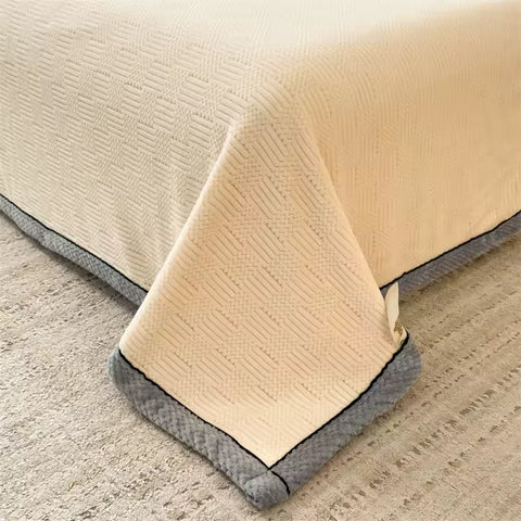 VeluLuxe Soft Blanket