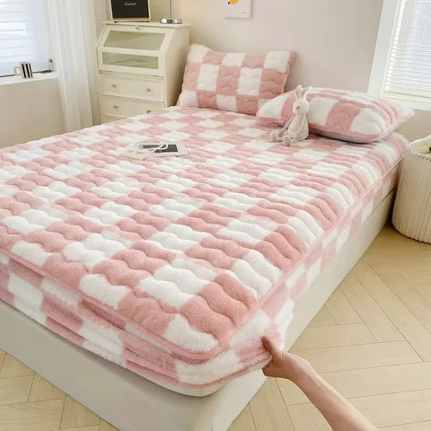 VelvetWarm Luxury Plaid Fitted Sheet