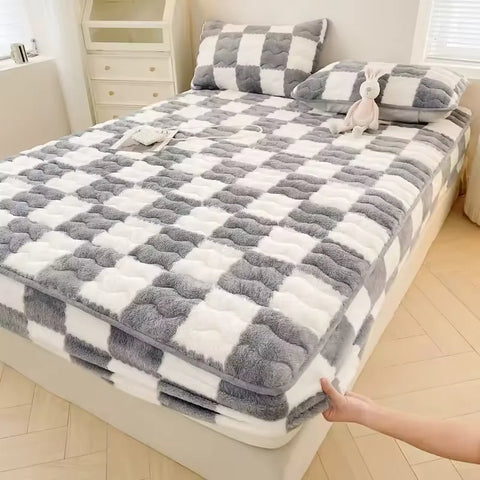 VelvetWarm Luxury Plaid Fitted Sheet