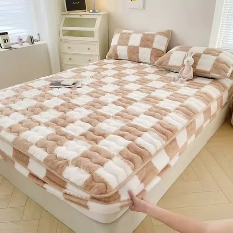 VelvetWarm Luxury Plaid Fitted Sheet
