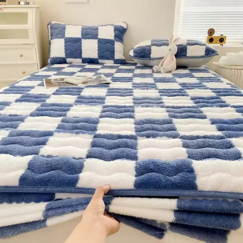 VelvetWarm Luxury Plaid Fitted Sheet